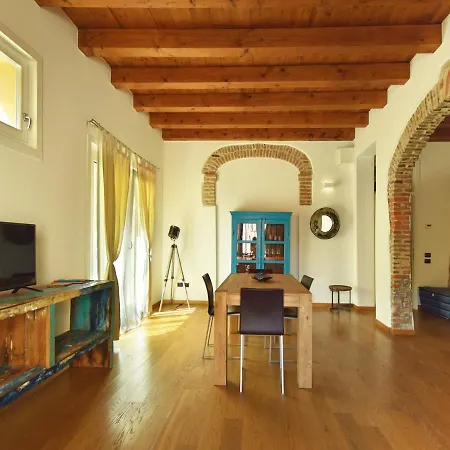 Casa A Colori Nel Borgo
