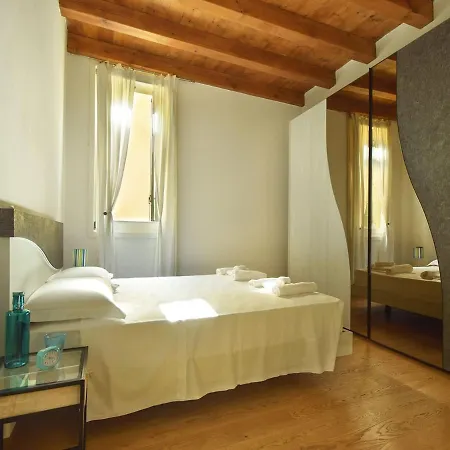 Casa A Colori Nel Borgo Apartamento
